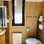 Erkel 19 Apartmanhaz Διαμέρισμα