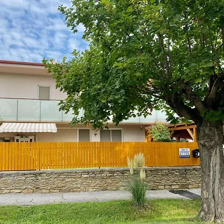 Erkel 19 Apartmanhaz * קסזטלי