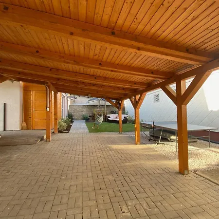 Erkel 19 Apartmanhaz דירה