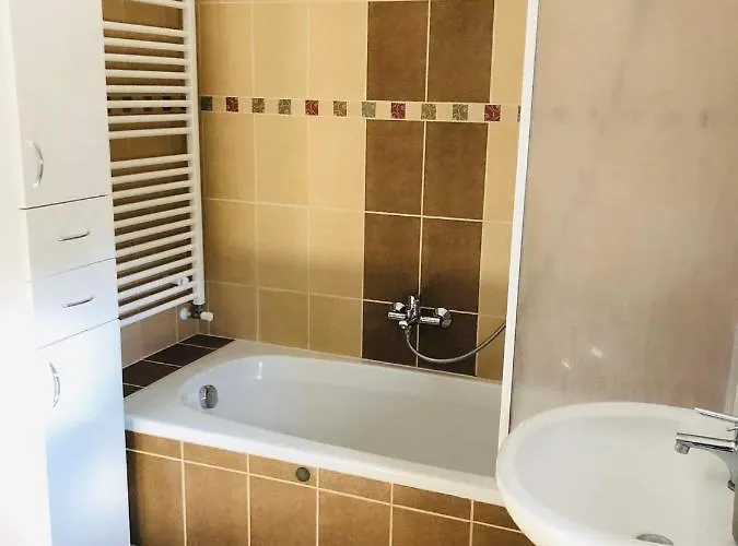 Erkel 19 Apartmanhaz *