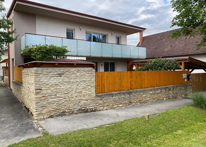 Erkel 19 Apartmanhaz *