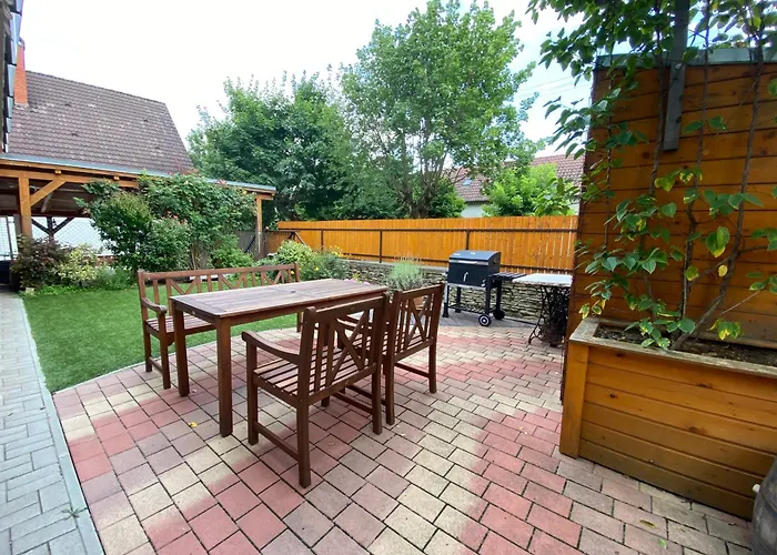 Erkel 19 Apartmanhaz 아파트 케츨리